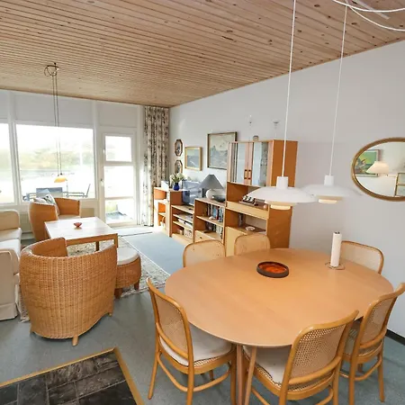 Apartment Beliggende Pa 1 Sal Til 2 Sj3217 *